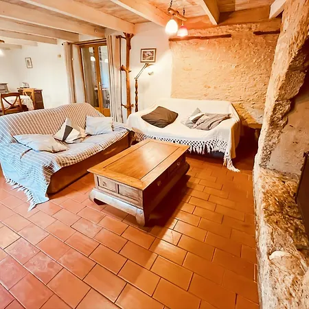 Holiday home Maison Chaleureuse Au Coeur De La Nature Lascaux Dordogne 4 Pers Montignac-Lascaux