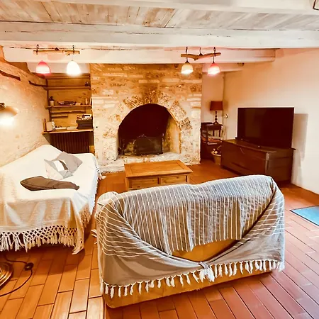 بيت للعطل Maison Chaleureuse Au Coeur De La Nature Lascaux Dordogne 4 Pers مونتيناك