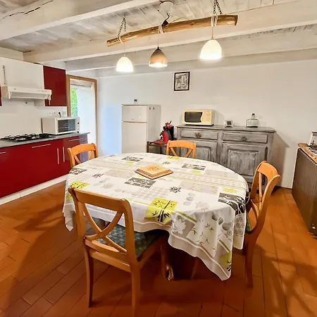 Maison Chaleureuse Au Coeur De La Nature Lascaux Dordogne 4 Pers * مونتيناك